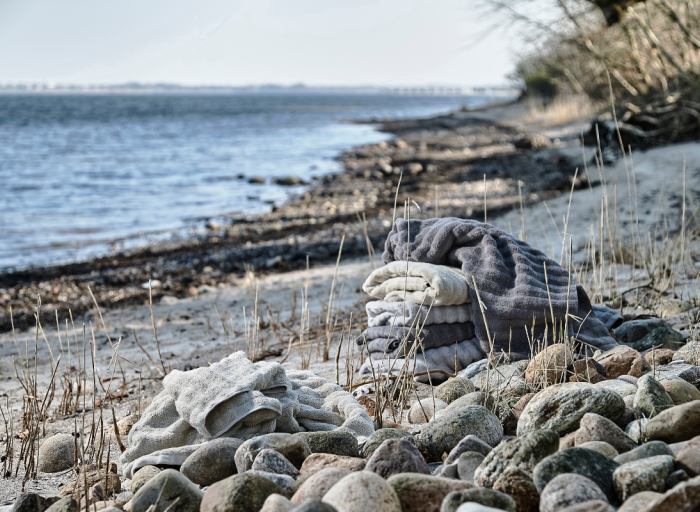 Odkryj luksus i jakość z ręcznikami Zone Denmark. Kolekcje Classic i Inu.